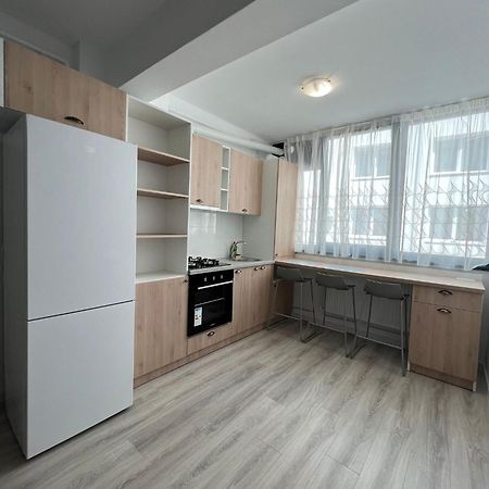 Sunny Accommodation Сучава Екстер'єр фото