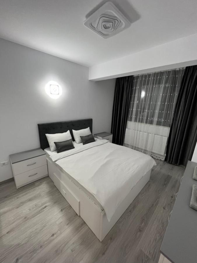Sunny Accommodation Сучава Екстер'єр фото