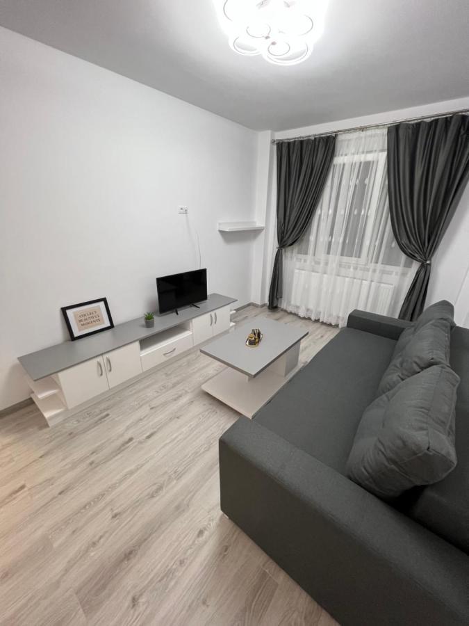 Sunny Accommodation Сучава Екстер'єр фото